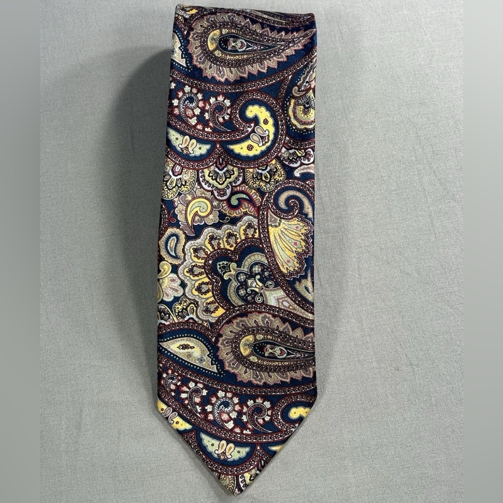 Brioni Paisley Floral Men’s Dress Tie‎